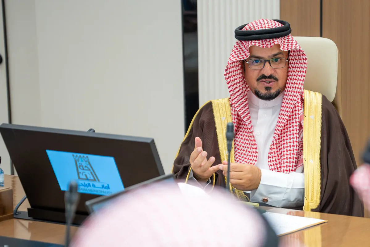 أمين الباحة يبحث فرص التعاون مع جمعية ملاك المطاعم والمقاهي