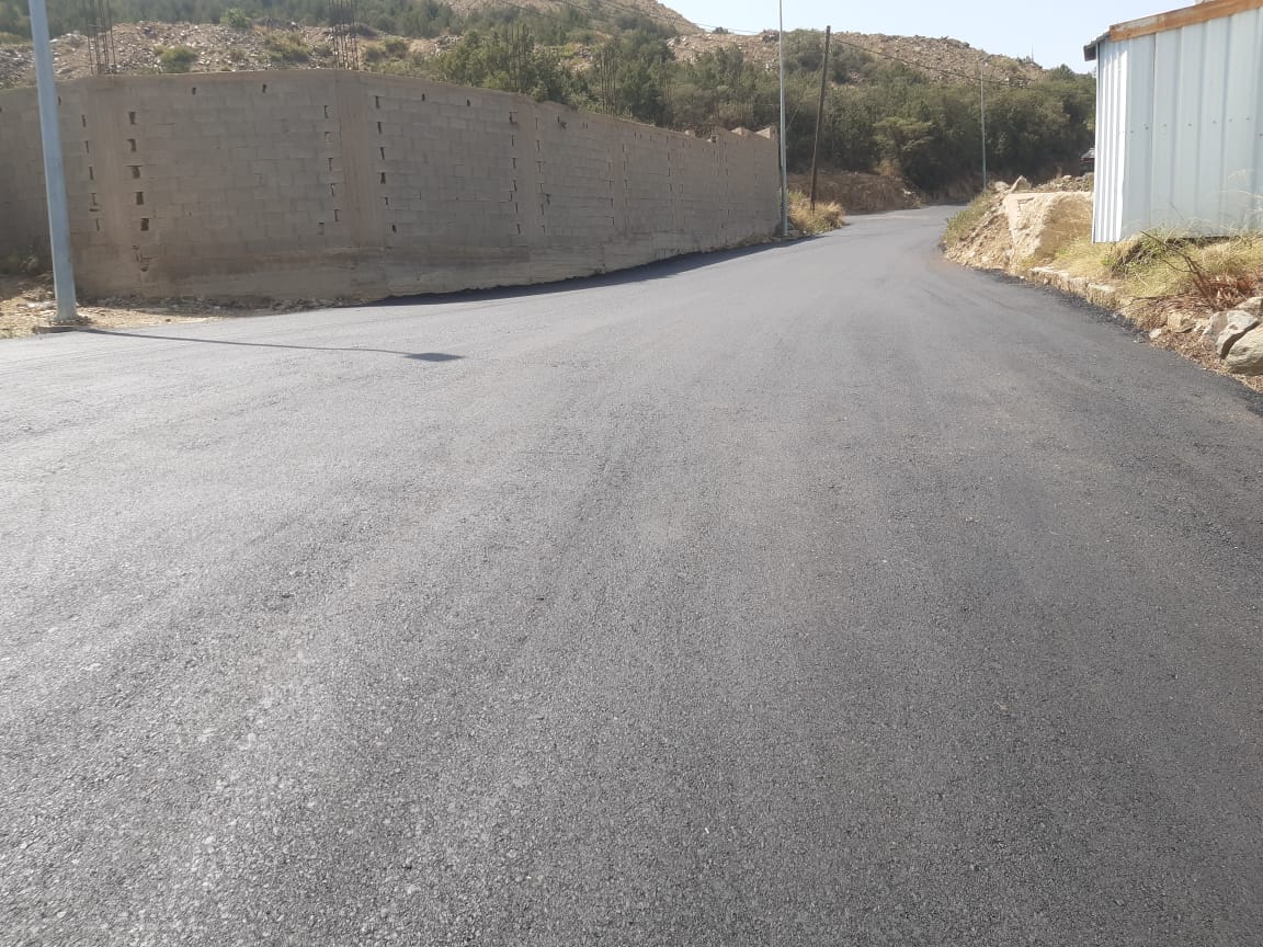 Asphalting, sidewalks and lighting for the municipality of Bani Hassan Governorate - the first phase