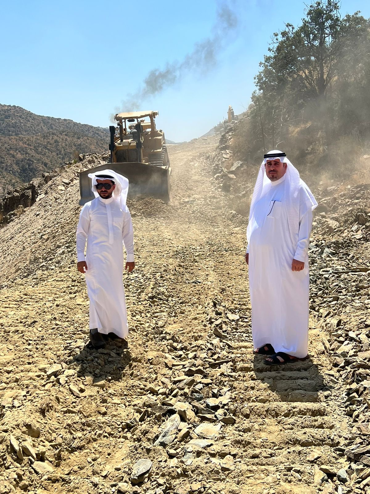 A field tour on the opening of the road linking the village of Marawa and the village of Broqa