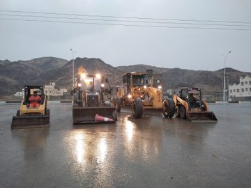 The emergency department continues its efforts to survey the affected roads